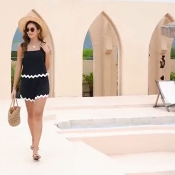 NWT 2 Piece Vacation Beach Outfit Square Neck Cropped Tank Scalloped - Picture 5 of 6